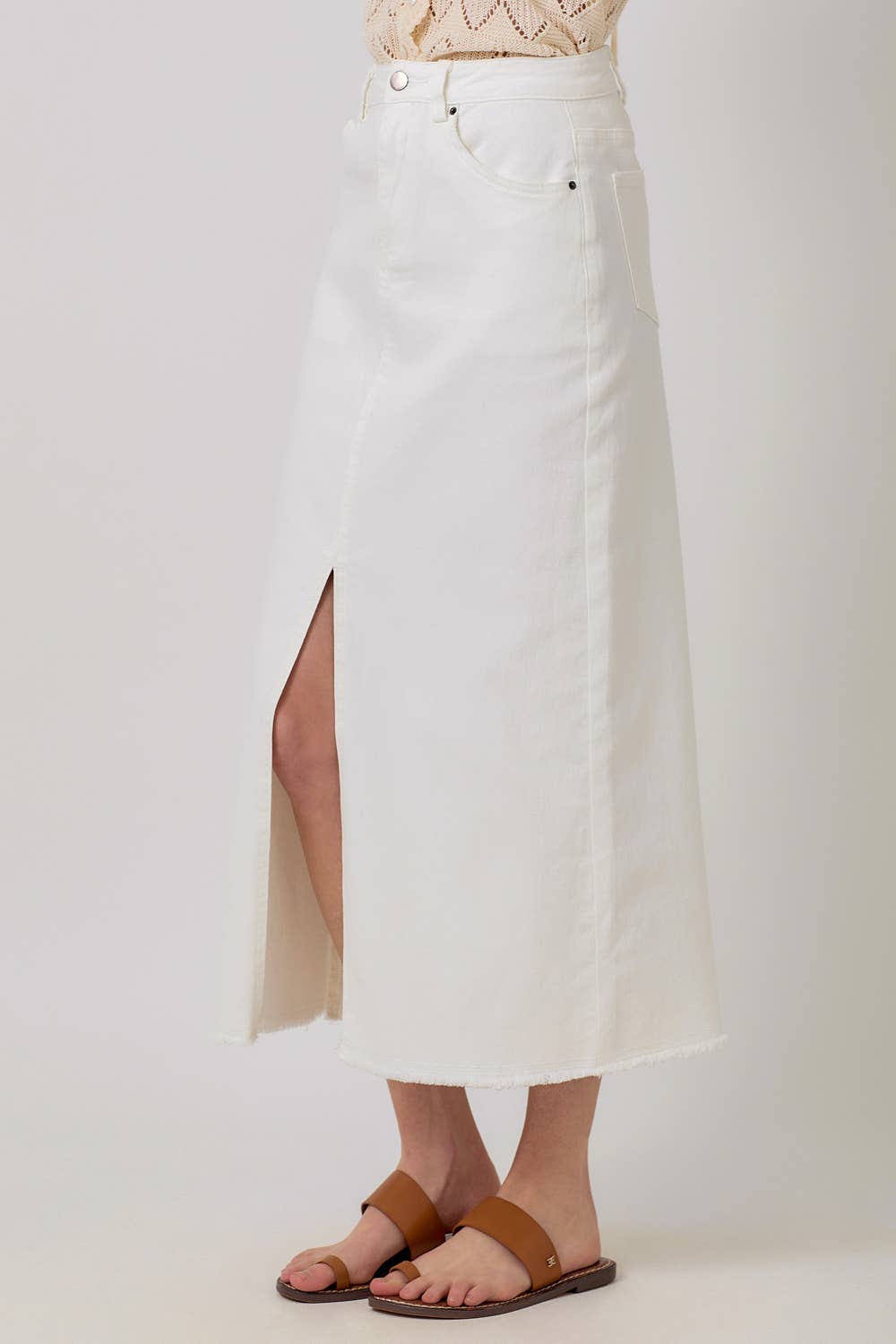 EGGSHELL FRONT SLIT SKIRT