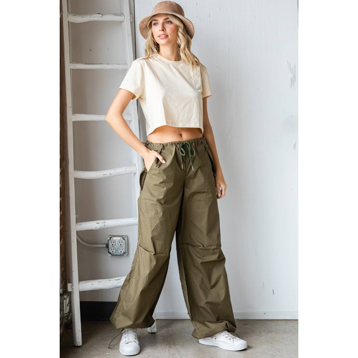 OLIVE PARACHUTE PANT