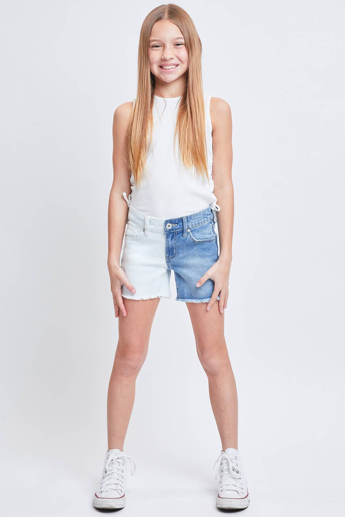 Girls Mid Rise Color Block Shorts With Fray Hem