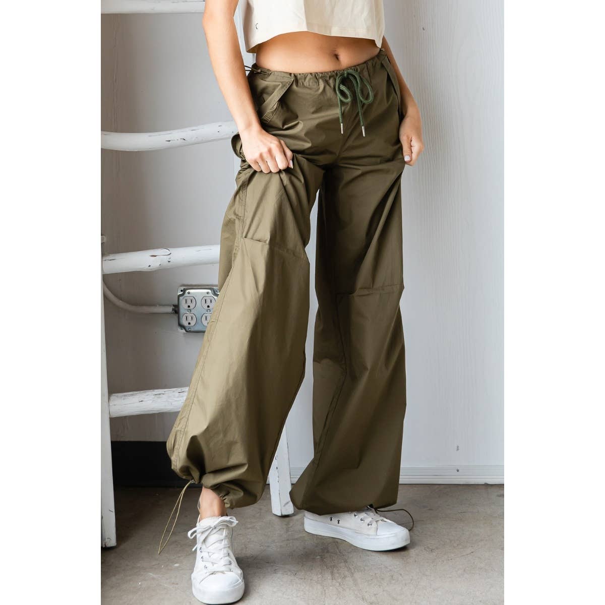 OLIVE PARACHUTE PANT