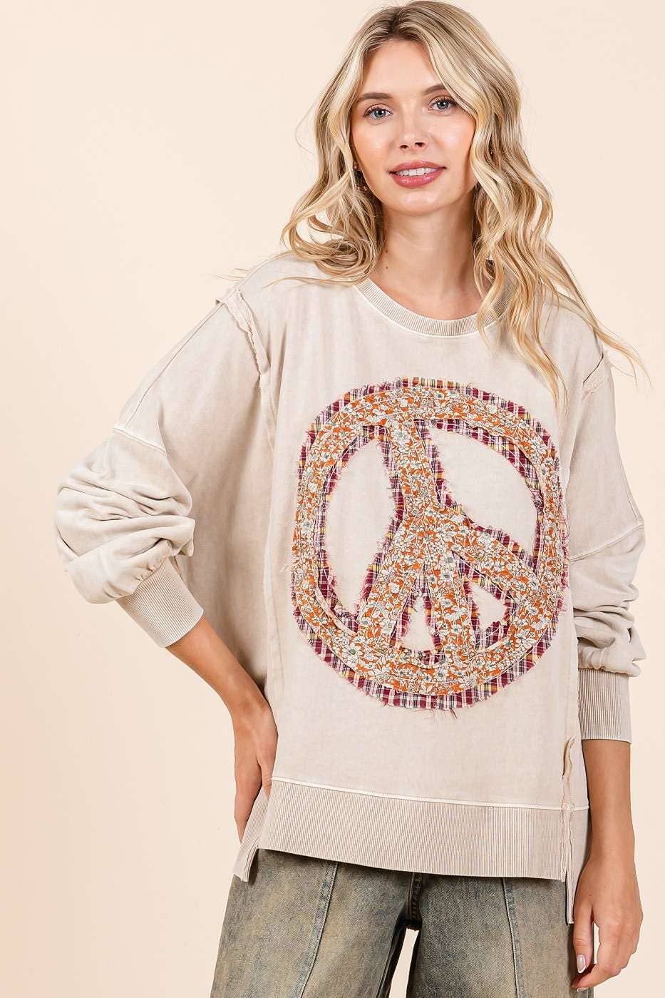 LATTE PEACE SIGN CREW NECK