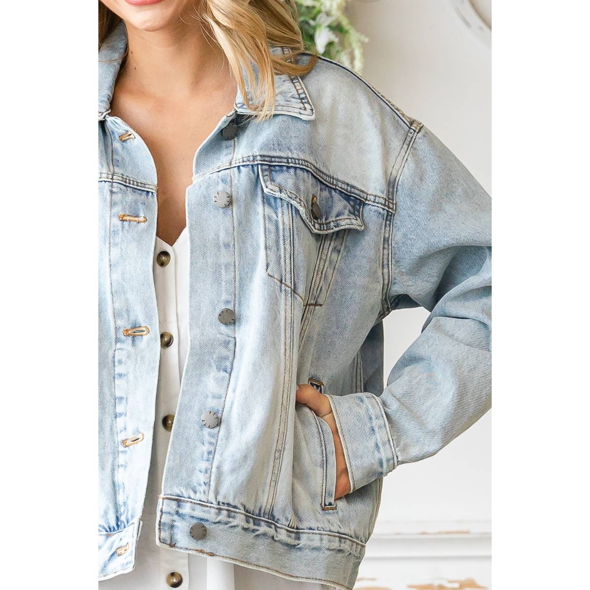 DENIM TRUCKER JACKET