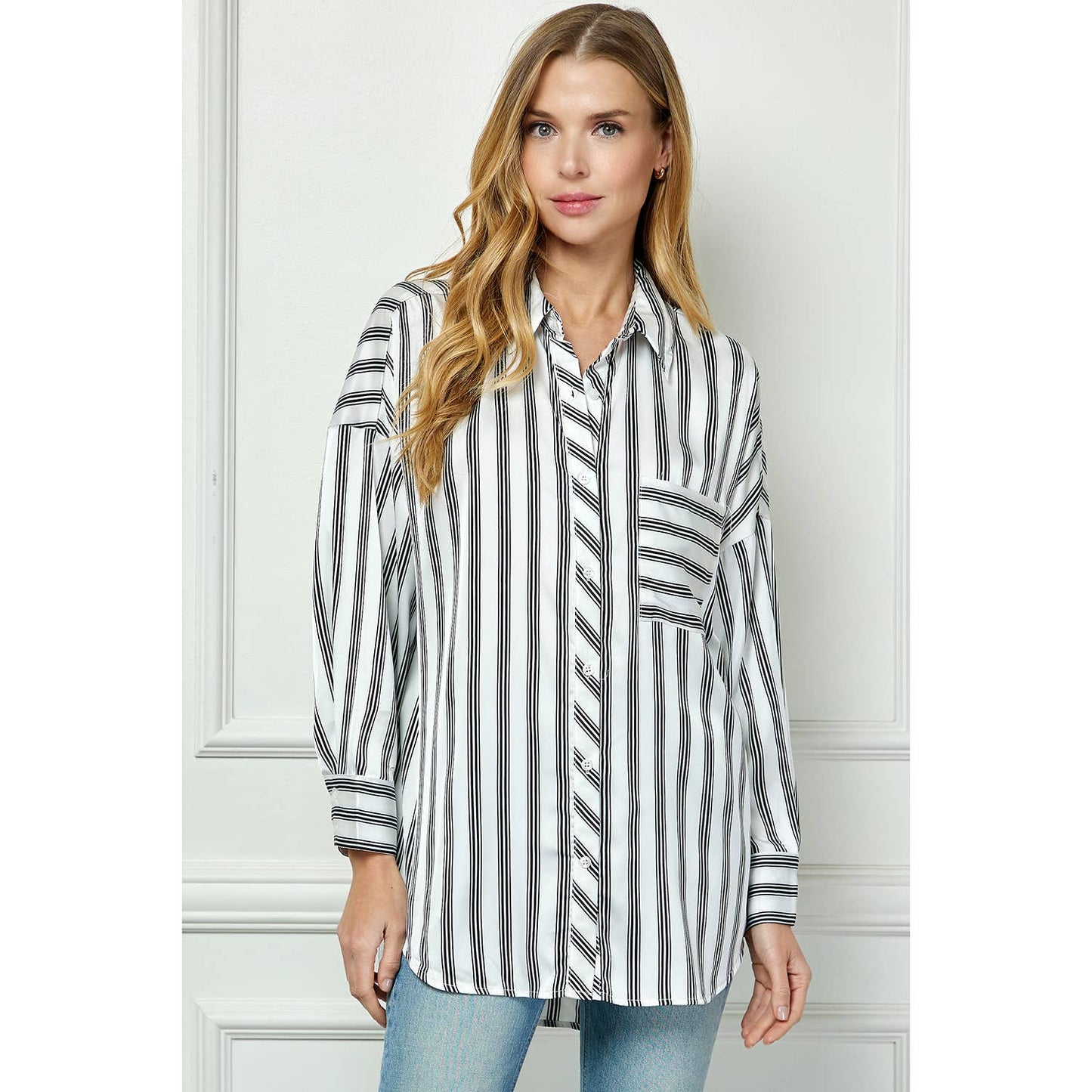 LUXE SATIN BOYFRIEND SHIRT: BLKIV