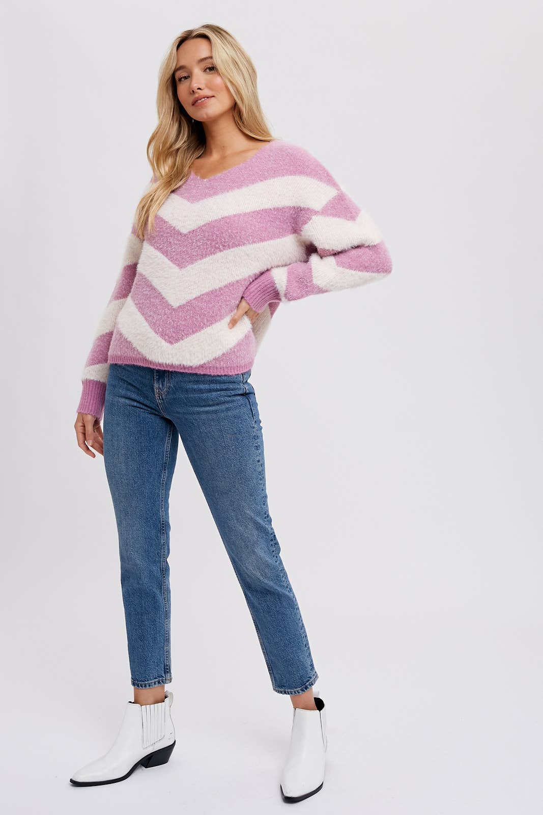 CHEVRON ROSE SWEATER
