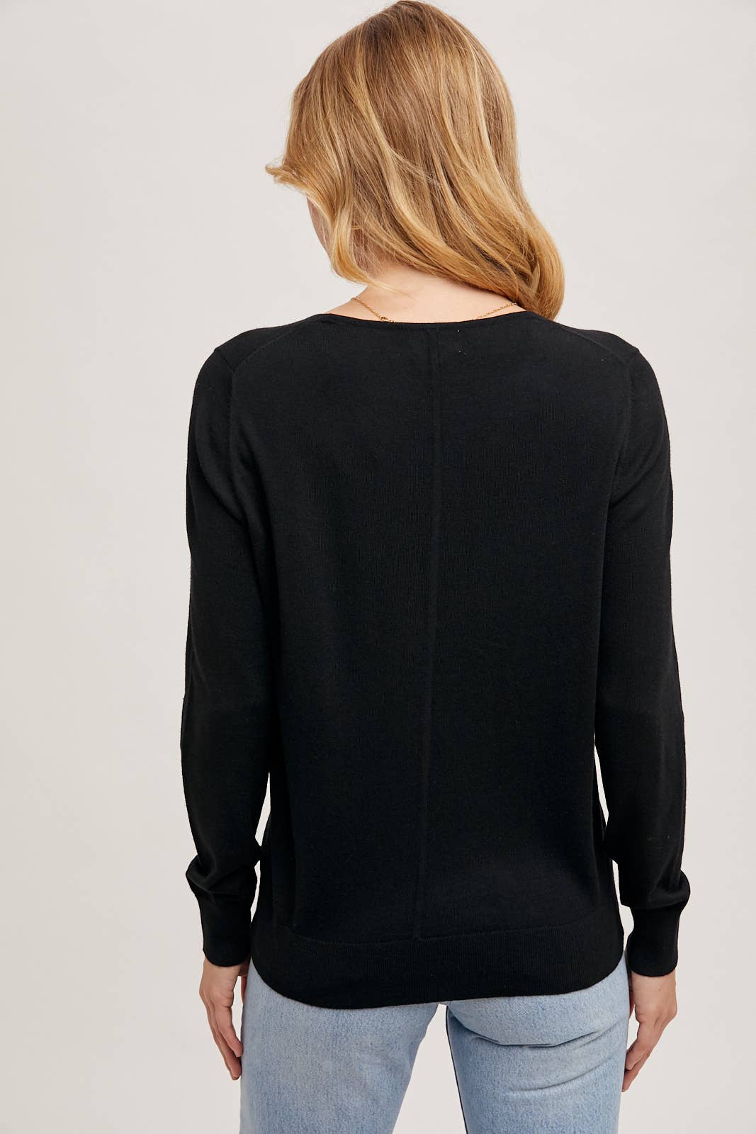BLACK LIGHTWEIGHT V-NECK KNIT PULLOVER LONG SLEEVE SWEATER