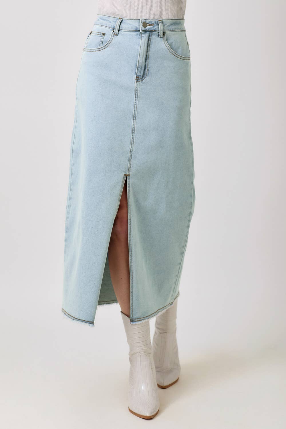 LIGHT DENIM FRONT SLIT SKIRT