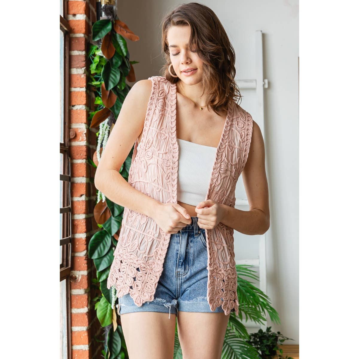 BLUSH EMBROIDERY VEST