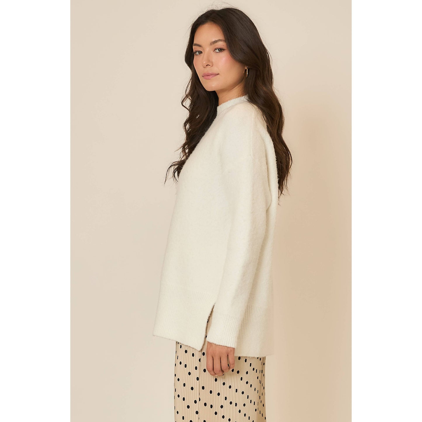 CREAM KNIT OVERSIZE SWEATER