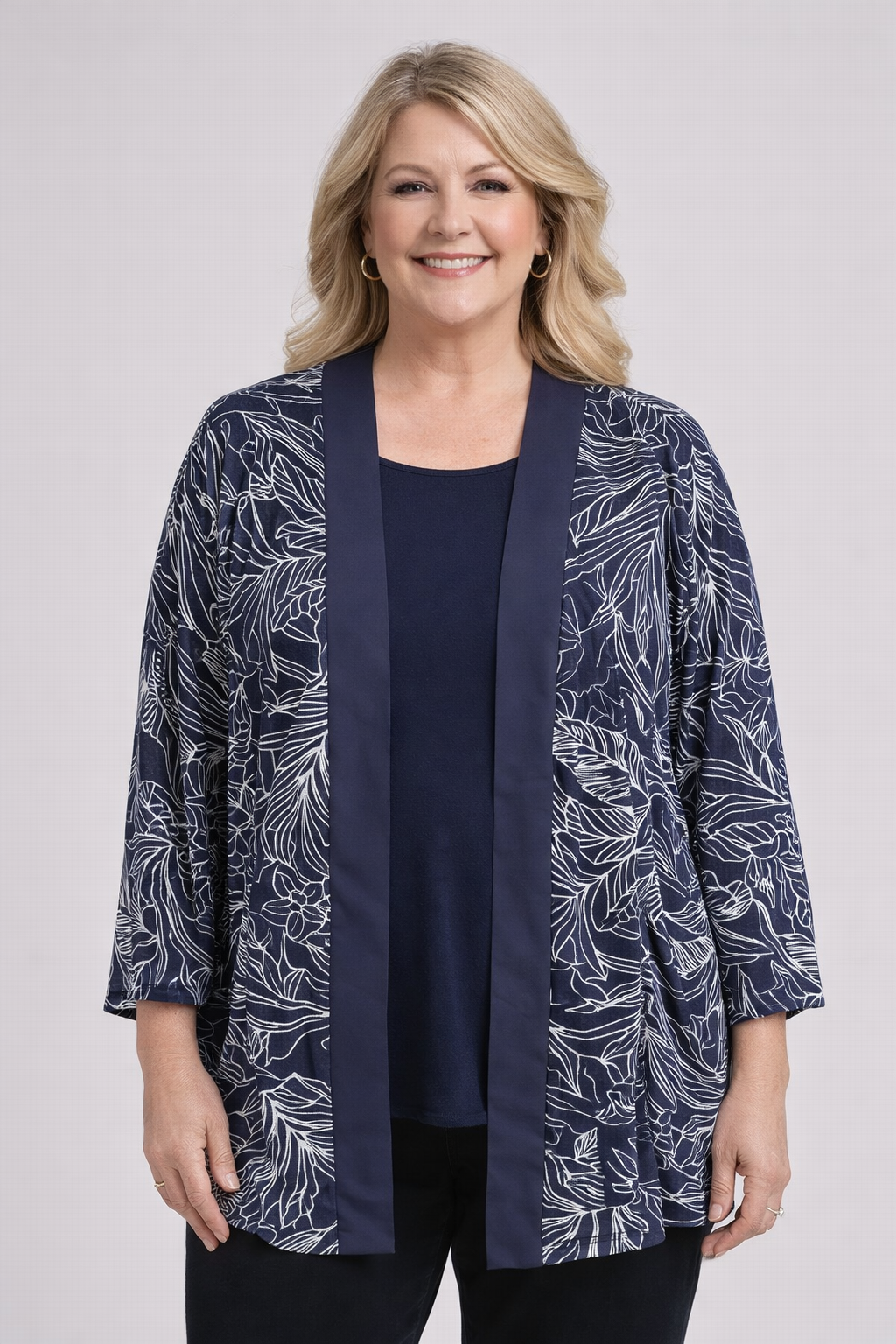 PLUS 3/4 SLEEVE NAVY ISLAND PRINT KIMONO