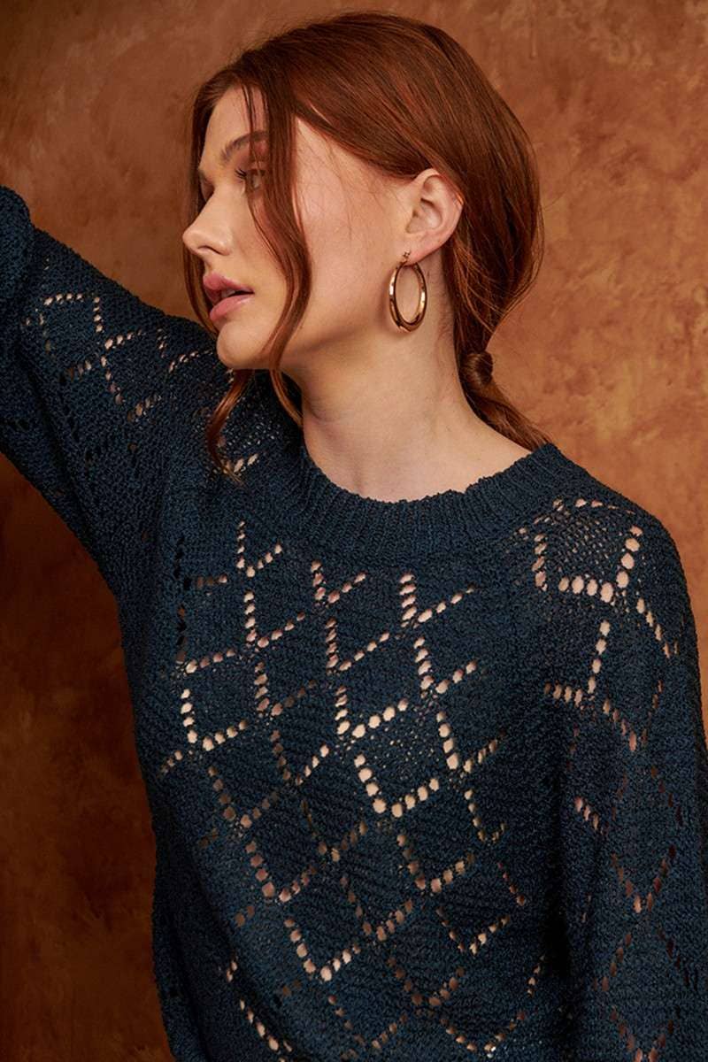 NAVY DIAMOND PATTERN SWEATER